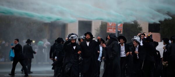 İsrail polisi 36 Ultra-Ortodoks Yahudiyi gözaltına aldı - Sputnik Türkiye