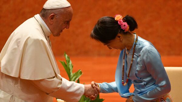 Papa Myanmar Suu Kyi - Sputnik Türkiye