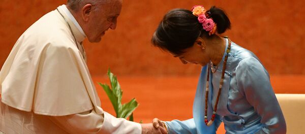 Papa Myanmar Suu Kyi - Sputnik Türkiye