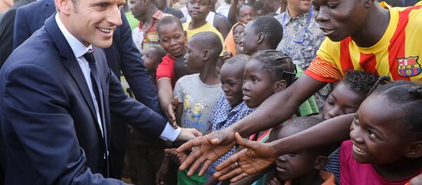 Macron Burkina Faso okul - Sputnik Türkiye
