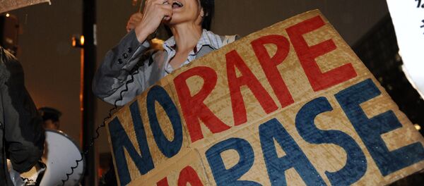 Okinawa'da tecavüz ve cinayetin ardından yapılan ABD karşıtı eylem Okinawa'da tecavüz ve cinayetin ardından yapılan ABD karşıtı eylem - Sputnik Türkiye