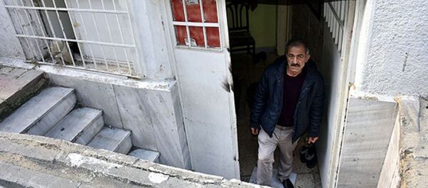 Kaldırım taşları söküldü, evine kavuştu - Sputnik Türkiye