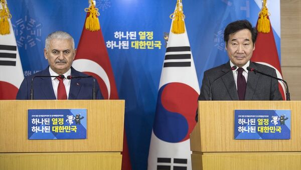 Başbakan Binali Yıldırım ve  Güney Kore Başbakanı Lee Nak-Yeon - Sputnik Türkiye