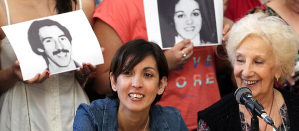 Arjantin kayıp bebekler 126. torun Adriana - Sputnik Türkiye