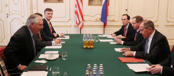 Rusya Dışişleri Bakanı Sergey Lavrov ile ABD'li mevkidaşı Rex Tillerson - Sputnik Türkiye