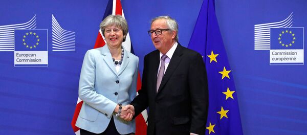 May Juncker May Juncker - Sputnik Türkiye