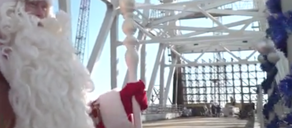 Noel Baba Kırım’ı ziyaret etmek için yeni köprüyü kullandı - Sputnik Türkiye