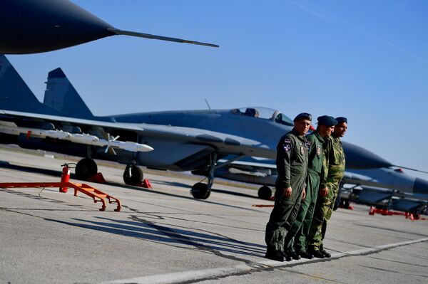 Sırbistan'ın Rusya'dan aldığı MiG-29 savaş uçakları Belgrad'ın Nazilerden kurtuluşunun 73. yıldönümünü olan 20 Ekim 2017'de görücüye çıkmıştı.   - Sputnik Türkiye