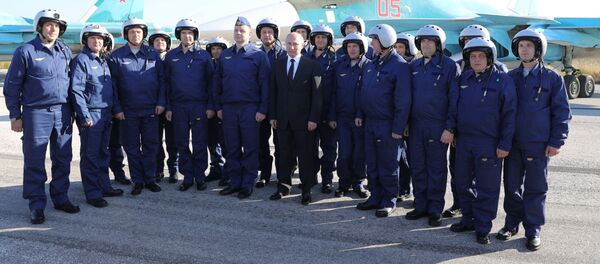 Putin Suriye'deki Hmeymim üssünde - Sputnik Türkiye