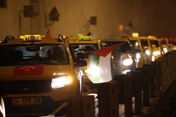 İstanbul'da taksiciler ABD'nin Kudüs kararını protesto etti - Sputnik Türkiye