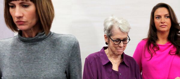 Jessica Leeds, Rachel Crooks ve Samantha Holvey - Sputnik Türkiye