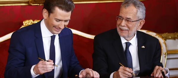 Alexander van der Bellen Sebastian Kurz - Sputnik Türkiye