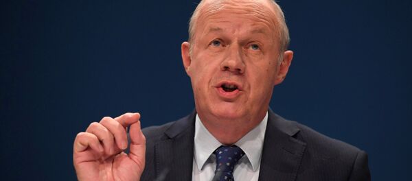 İngiltere Başbakan Yardımcısı Damian Green İngiltere Başbakan Yardımcısı Damian Green - Sputnik Türkiye