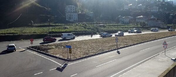Rize'de duble yol yaparken köyün girişini unuttular - Sputnik Türkiye