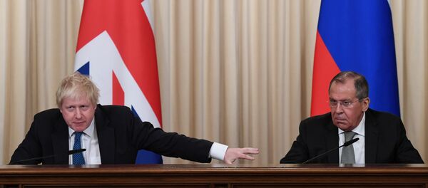 İngiltere Dışişleri Bakanı Boris Johnson ile Rus mevkidaşı Sergey Lavrov - Sputnik Türkiye