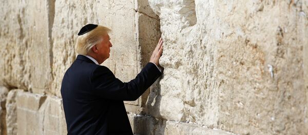 ABD Başkanı Donald Trump Ağlama Duvarı'nda ABD Başkanı Donald Trump Ağlama Duvarı'nda - Sputnik Türkiye