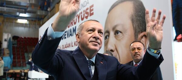 Cumhurbaşkanı ve AK Parti Genel Başkanı Recep Tayyip Erdoğan, partisinin Düzce 6. Olağan İl Kongresine katıldı. Cumhurbaşkanı Erdoğan, programda konuşma yaptı. - Sputnik Türkiye
