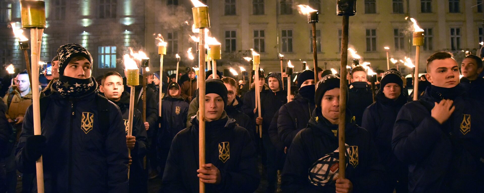 Ukraynalılar, Nazi işbirlikçisi Bandera'yı anmak için sokağa çıktı - Sputnik Türkiye, 1920, 01.01.2022