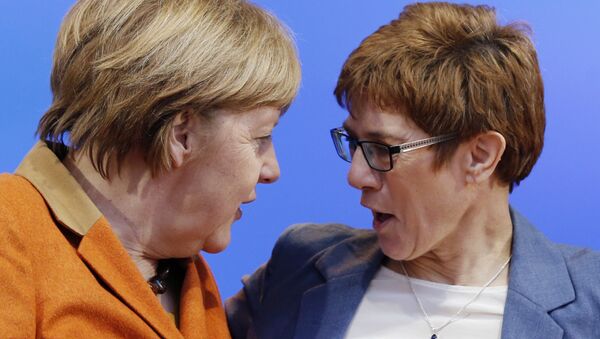 Angela Merkel, Annegret Kramp-Karrenbauer - Sputnik Türkiye