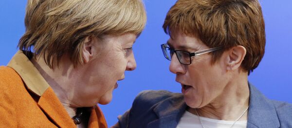 Angela Merkel, Annegret Kramp-Karrenbauer - Sputnik Türkiye