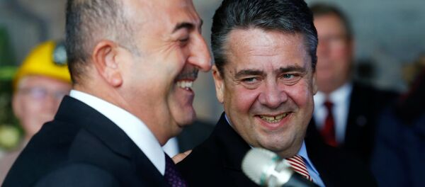 Dışişleri Bakanı Mevlüt Çavuşoğlu ve Almanya Dışişleri Bakanı Sigmar Gabriel - Sputnik Türkiye