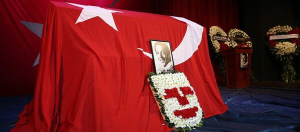 Münir Özkul'a veda - Sputnik Türkiye