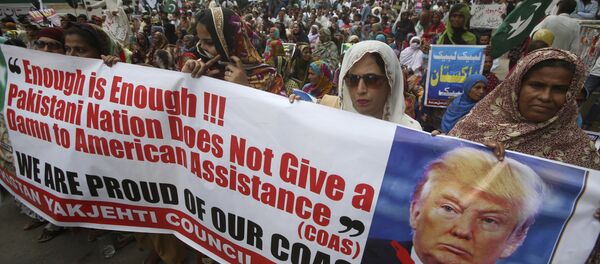 ABD Başkanı Donald Trump'ın açıklamaları Pakistan'da protesto edildi - Sputnik Türkiye