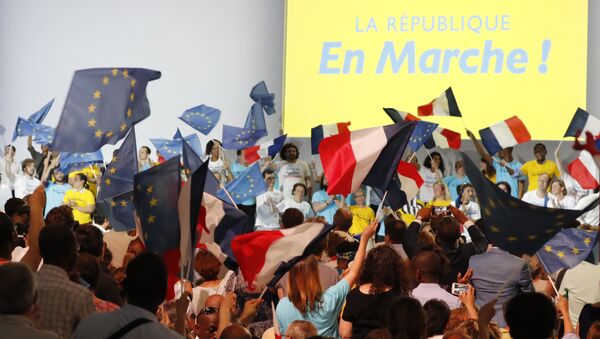 Fransa Cumhurbaşkanı Emmanuel Macron'un partisi 'En Marche' (Yürüyüş) - Sputnik Türkiye