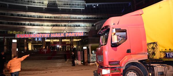 TIR'la İstanbul’dan yola çıkan CHP’li vekiller Ankara’ya ulaştı - Sputnik Türkiye