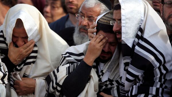 Batı Şeria Yahudi yerleşimleri öldürülen haham Raziel Şevach'ın cenazesi - Sputnik Türkiye
