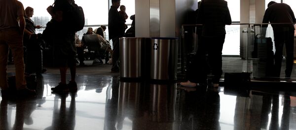 Havalimanı- Yolcu- Uçak- Seyahat- Yolculuk - Sputnik Türkiye