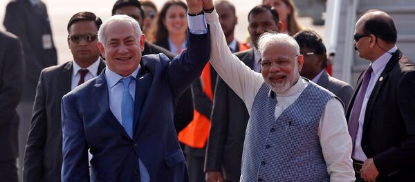 Netanyahu Modi Air Force Station Palam Yeni Delhi - Sputnik Türkiye