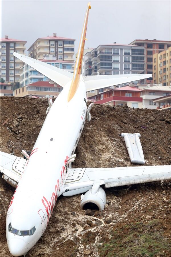 Trabzon'da uçak pistten çıktı - Sputnik Türkiye