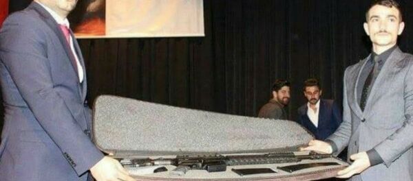 Selçuk Üniversitesi'nde Ülkü Ocakları yöneticilerine tüfek hediye edildi - Sputnik Türkiye