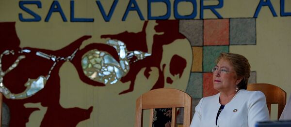 Michelle Bachelet Küba'da Salvador Allende Okulu'nda - Sputnik Türkiye