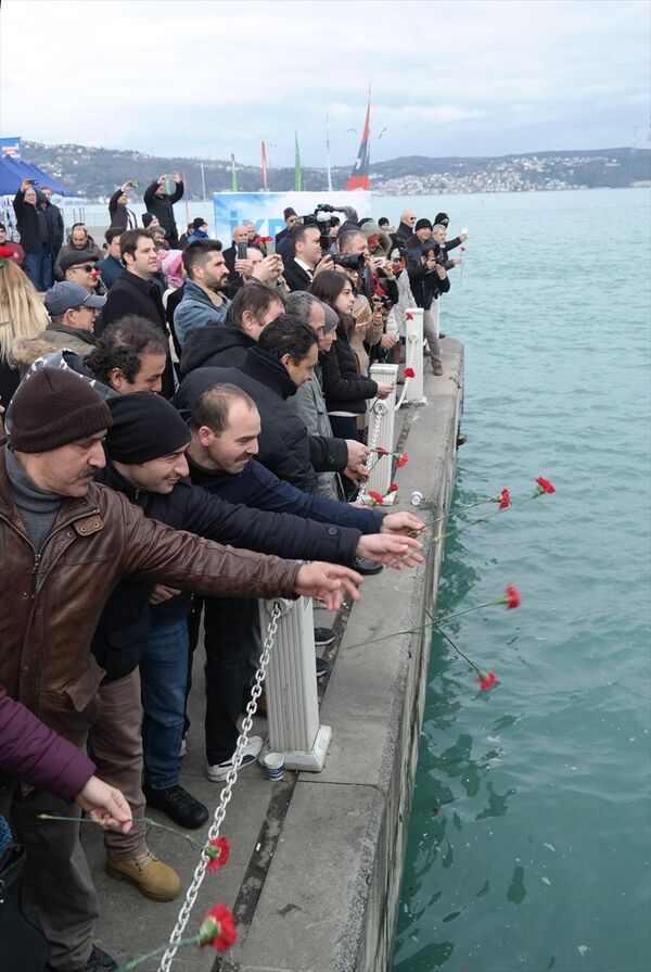 Nazım Hikmet, Türkiye'de son ayak bastığı yerde anıldı - Sputnik Türkiye