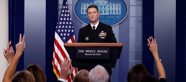 Beyaz Saray doktoru  Ronny Jackson - Sputnik Türkiye