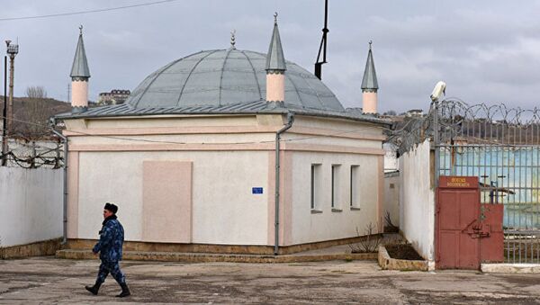 Kırım cezaevleri üzerinde hilal ve haç yükseliyor - Sputnik Türkiye