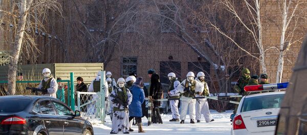 Rusya’da bir okulda balta ve molotof kokteylli saldırı - Ulan Ude - Sputnik Türkiye