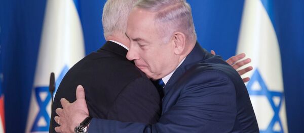 ABD Başkan Yardımcısı Mike Pence ile İsrail Başbakanı Benyamin Netanyahu - Sputnik Türkiye