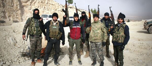 Sputnik, Azez'de ÖSO savaşçılarını görüntüledi - Sputnik Türkiye