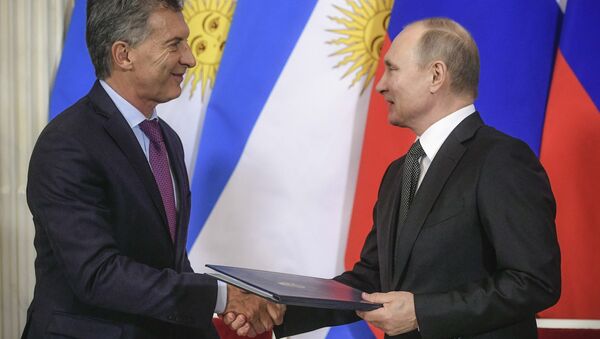 Rusya Devlet Başkanı Vladimir Putin ve Arjantin Devlet Başkanı Mauricio Macri - Sputnik Türkiye