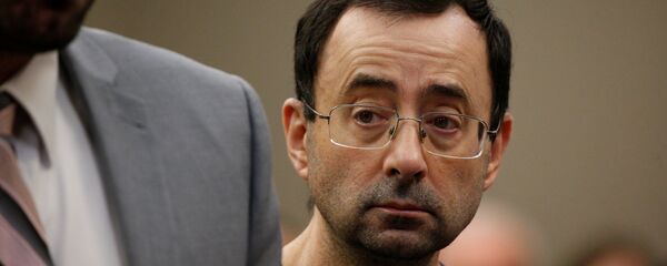 ABD olimpik jimnastik takımının eski doktoru Larry Nassar ABD olimpik jimnastik takımının eski doktoru Larry Nassar - Sputnik Türkiye