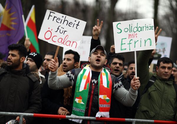 Almanya'da Afrin eylemleri: Berlin'de iki grup karşı karşıya geldi - Sputnik Türkiye