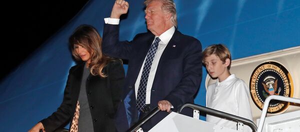 ABD Başkanı Donald Trump- First Lady Melania Trump- Oğulları Barron Trump - Sputnik Türkiye