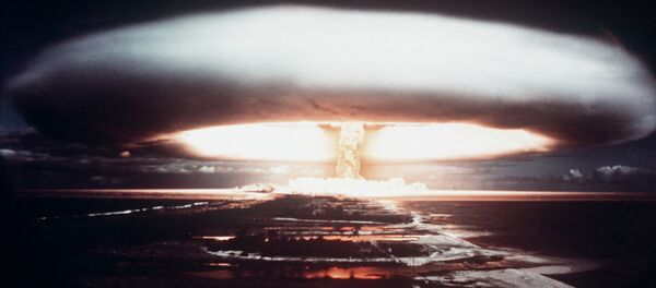 Picture taken in 1971, showing a nuclear explosion in Mururoa atoll - Sputnik Türkiye