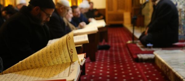 Cami, kuran, cemaat - Sputnik Türkiye