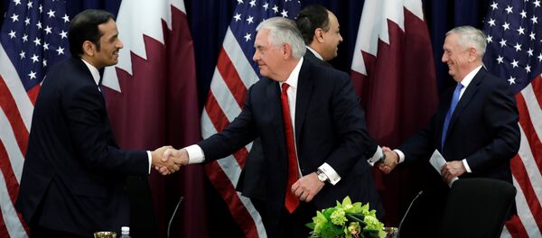 ABD Dışişleri Bakanı Rex Tillerson, ABD Savunma Bakanı Jim Mattis, Katar Dışişleri Bakanı Şeyh Muhammed bin Abdurrahman El Sani ve Katar Savunma Bakanı Khalid Bin Muhammed Al-Attiyah - Sputnik Türkiye