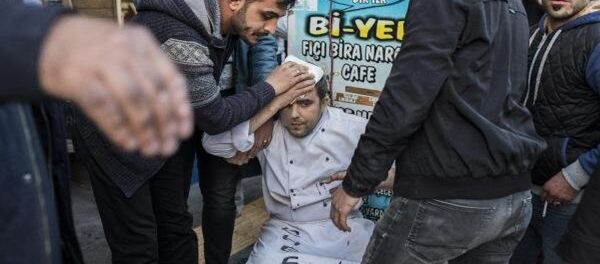 Kilis'te kent merkezinde bulunan tarihi handa yer alan restorana isbat eden roket patladı. - Sputnik Türkiye