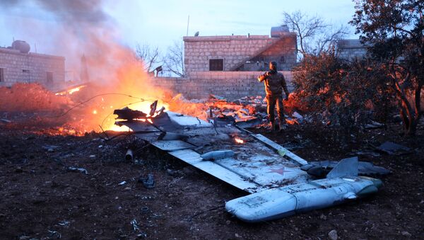 Suriye'de Rus savaş uçağı düşürüldü - Sputnik Türkiye